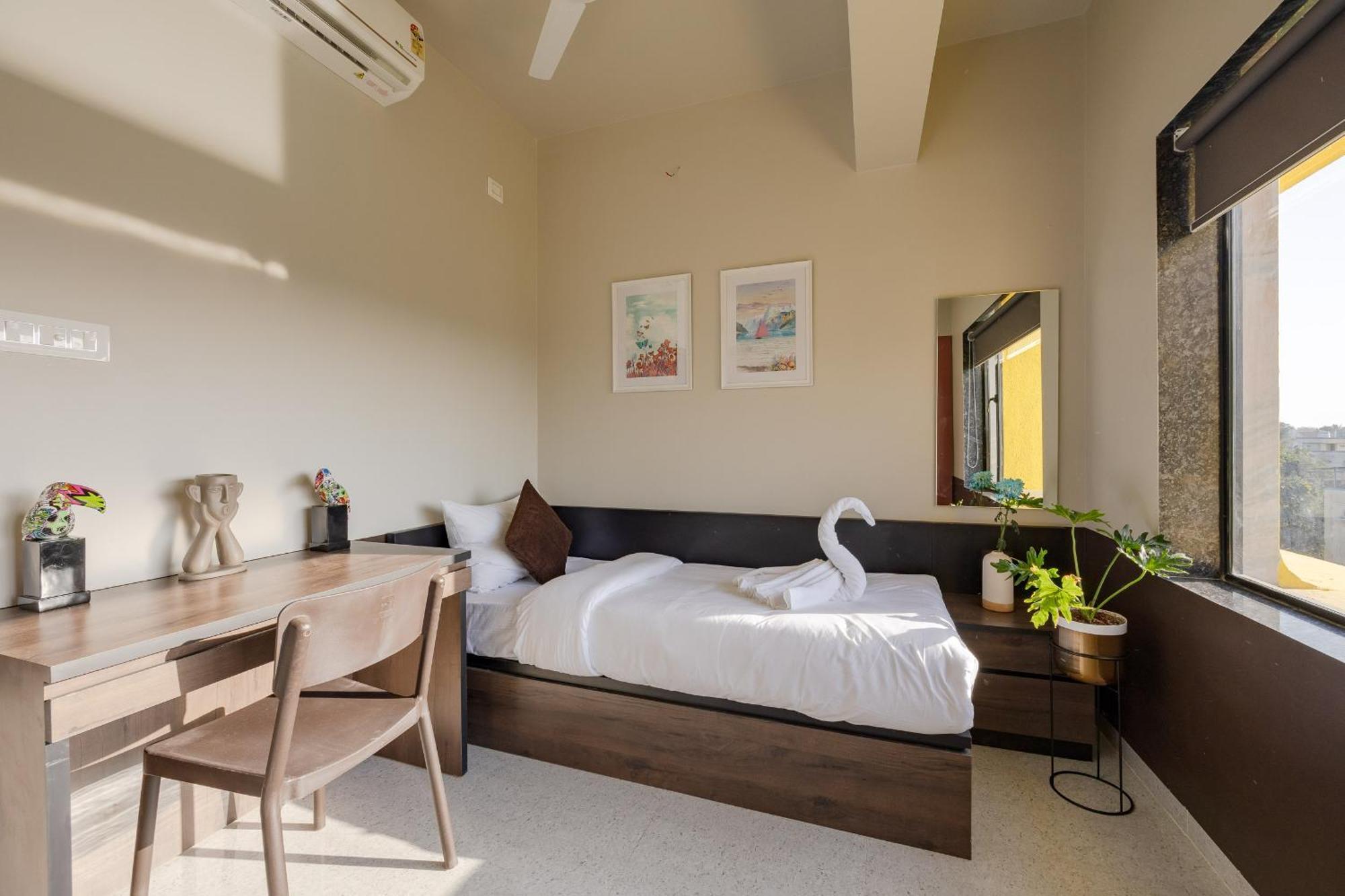 Saavi Suites Daman Exterior photo