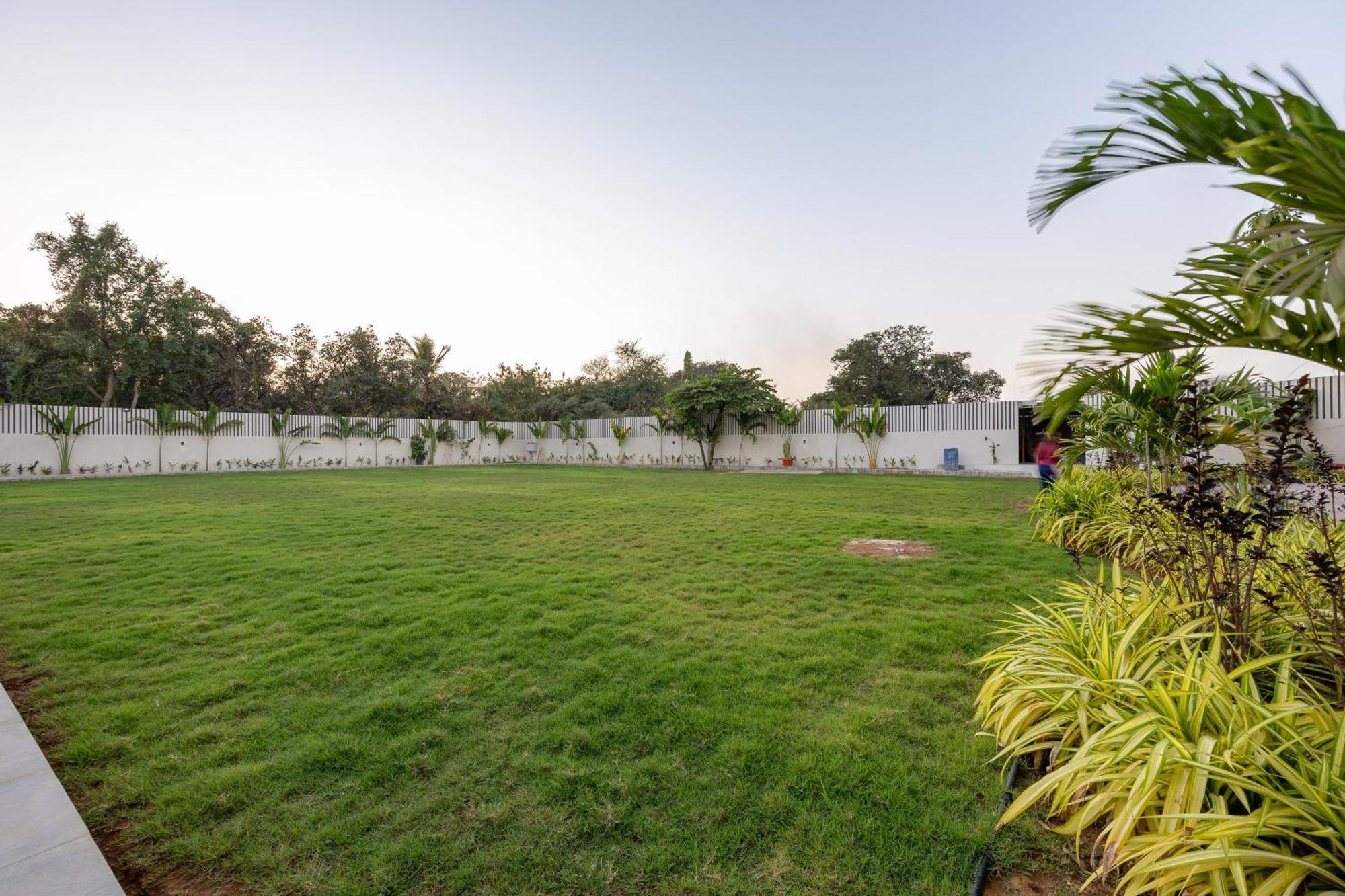 Saavi Suites Daman Exterior photo